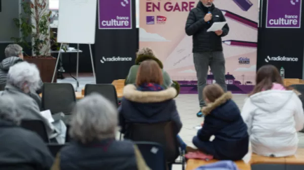 France Culture // La Dictée En Gare poursuit son Tour de France à Pau