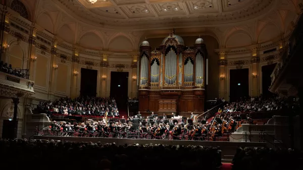 Jaap van Zweden en Europe pour sa première tournée en tant que directeur musical de l'Orchestre Philharmonique de Radio France