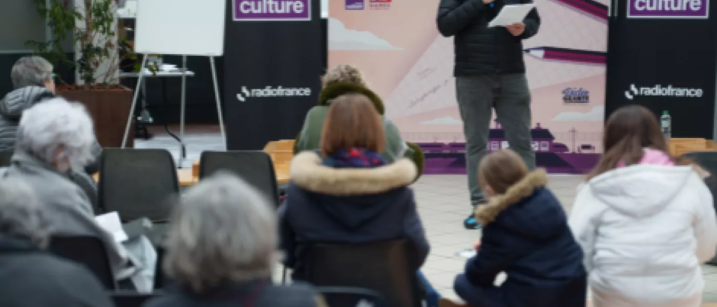 France Culture // La Dictée En Gare poursuit son Tour de France à Pau