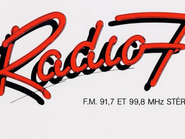 Logo Radio 7, radio thématique de Radio France destinée aux jeunes, 1982