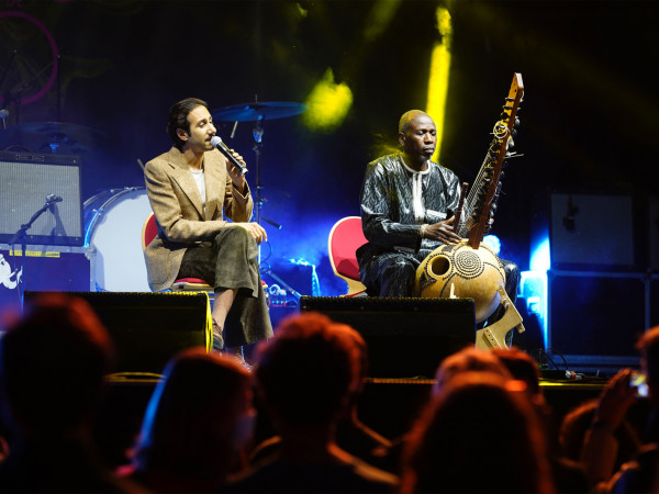 Ballaké Sissoko et Arthur Teboul aux Arènes de Lutèce en concert Fip - Fête de la Musique