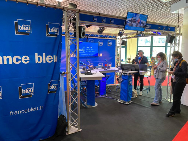Studio de France Bleu Azur au Festival des Jeux de Cannes le 25 février 2022 © Alain Faucher/Radio France
