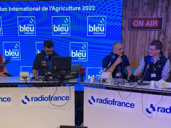 France bleu Besançon en syndication avec France Bleu Auxerre animé par Dominique Morize et Mathieu Montels