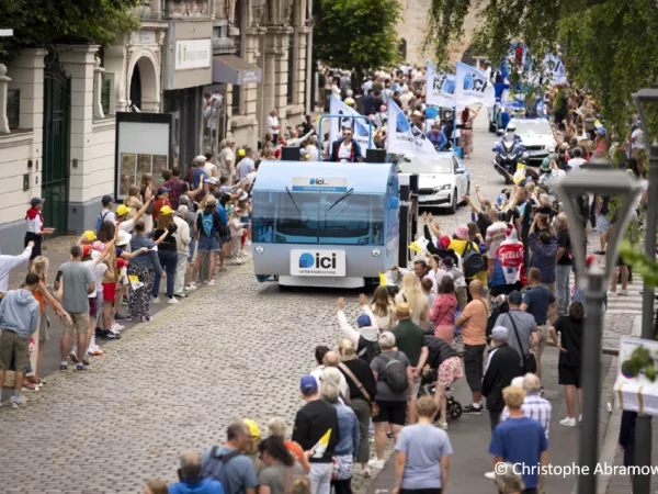 La caravane publicitaire d’ICI récompensée au Grand Prix Stratégies de l’Innovation Média 2026
