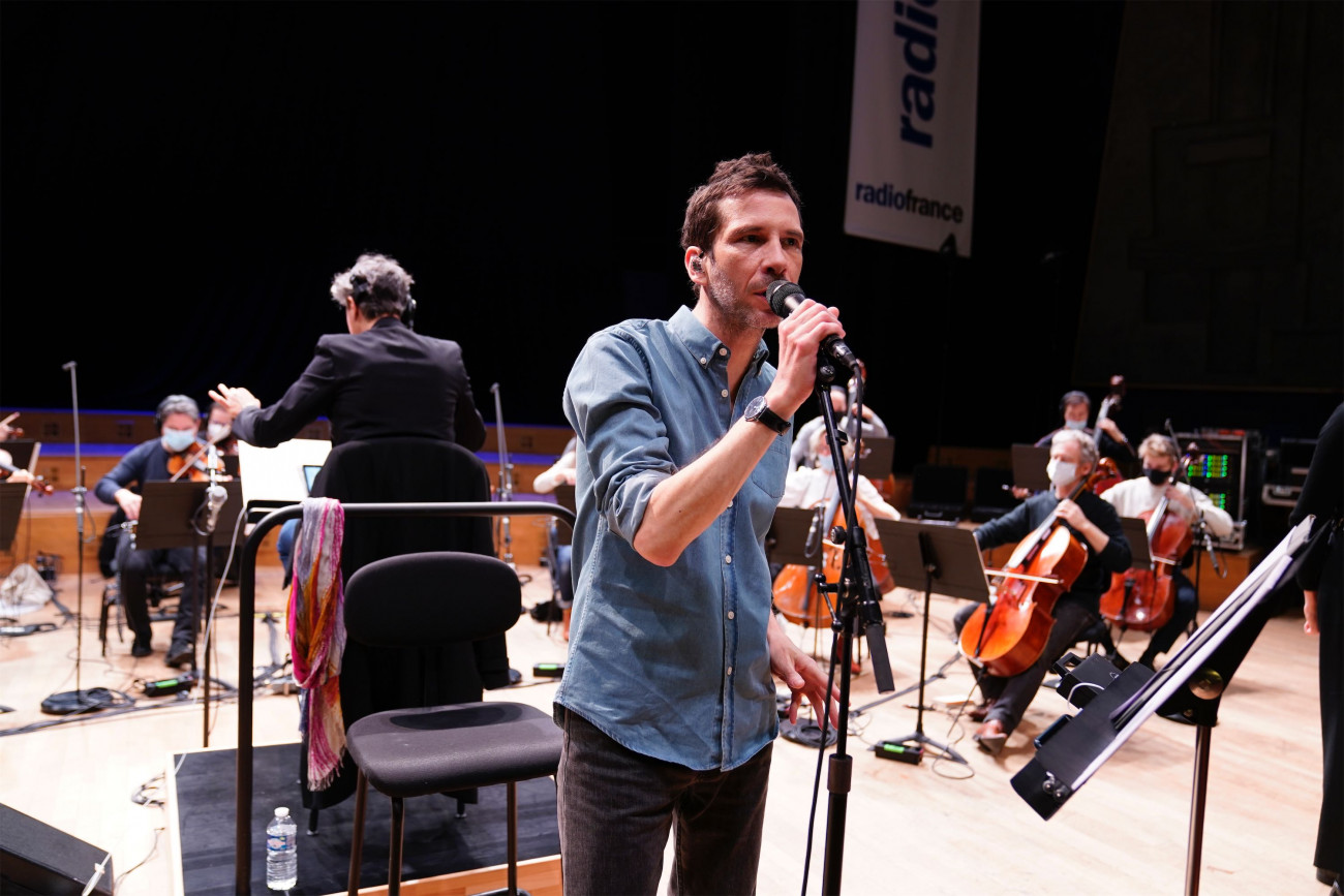 Alex Beaupain chante Gainsbourg au studio 104 de Radio France