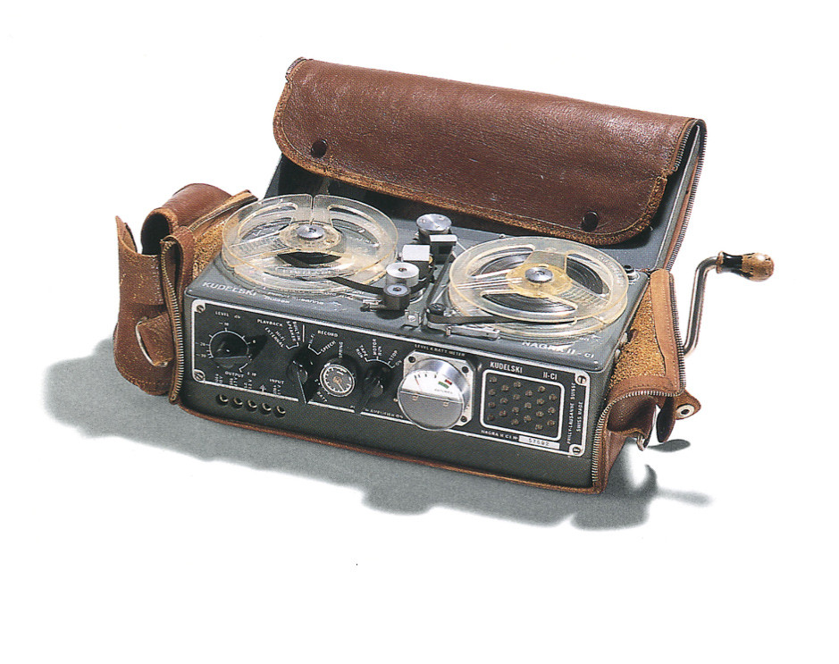 Magnétophone autonome de reportage Nagra II, 1953, fabriqué en Suisse par S. Kudelski, moteur à ressort