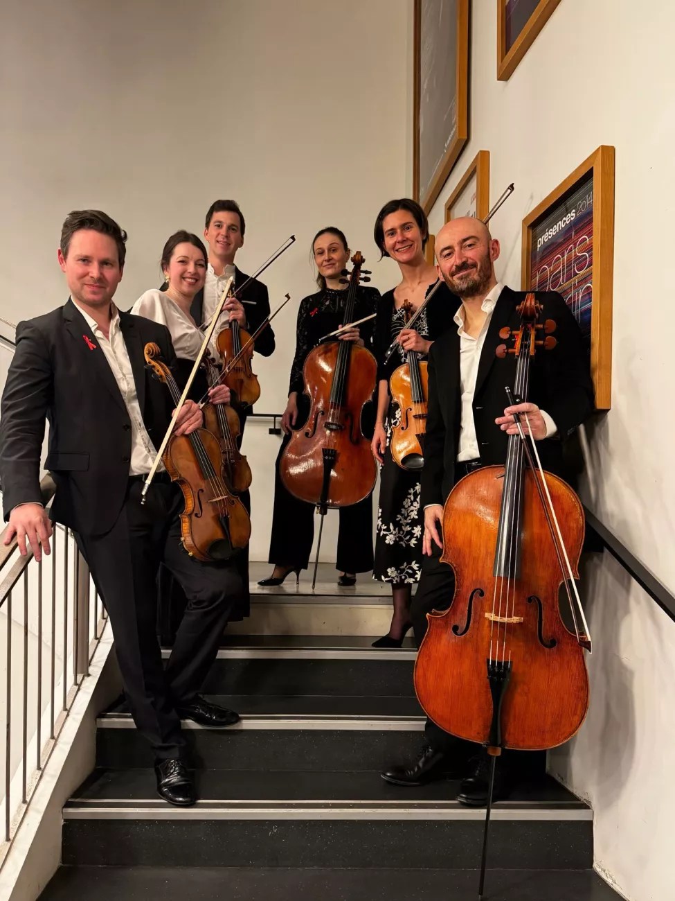Sidaction 2026 : les musiciens de l'Orchestre National de France portent le ruban rouge